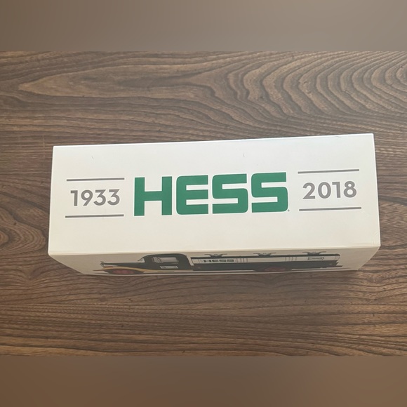 NIB Hess Truck. 2018 Collectors edition. celebrating 85 years. - Picture 2 of 8